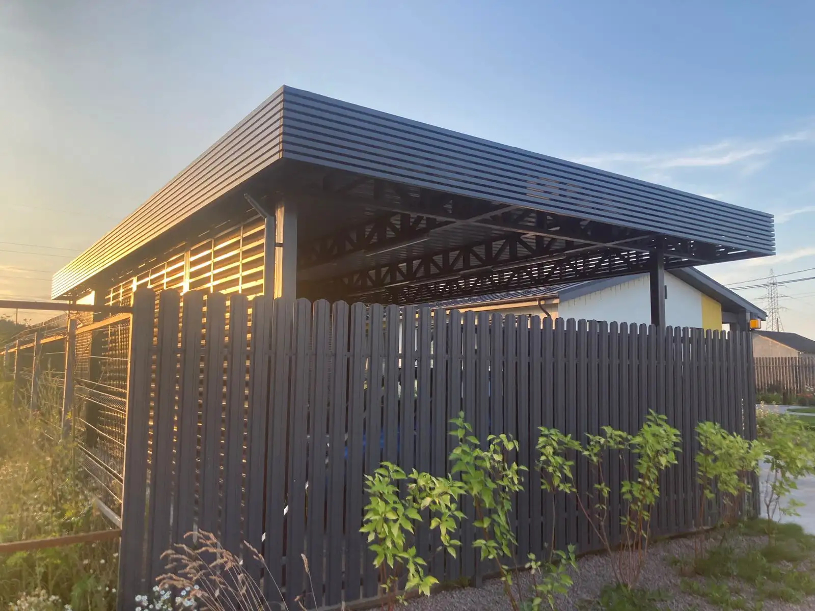 Навес из металла плотный - вид 3